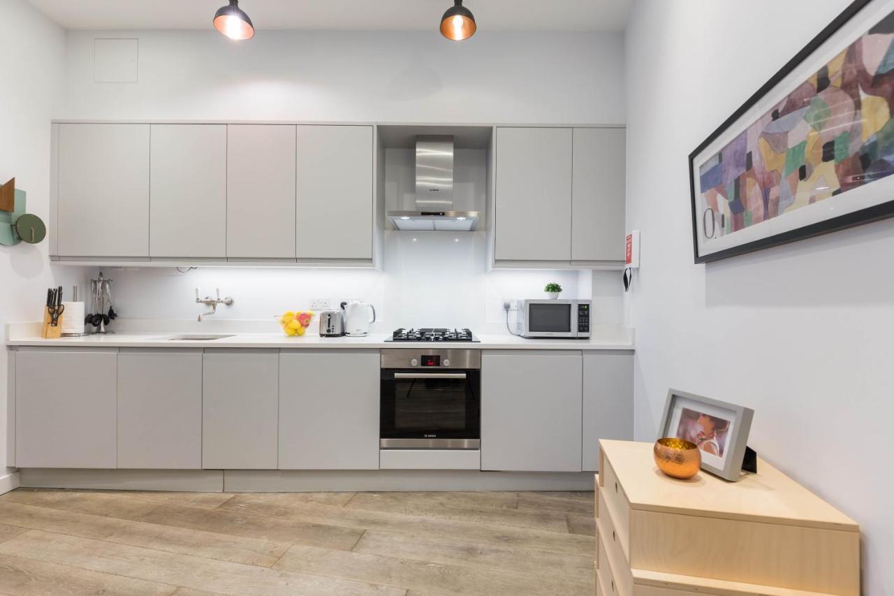 Urban Chic - Rathbone Apartment ลอนดอน ภายนอก รูปภาพ