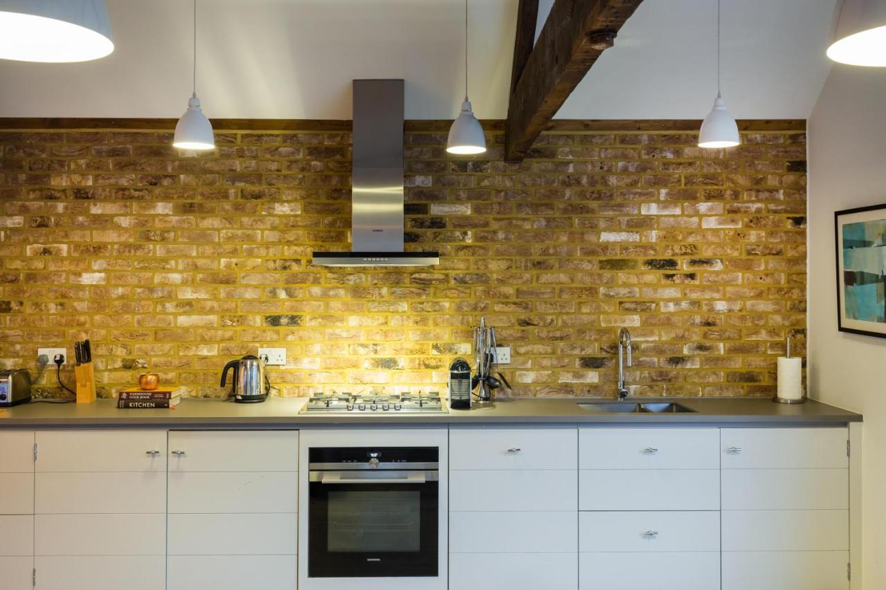 Urban Chic - Rathbone Apartment ลอนดอน ภายนอก รูปภาพ