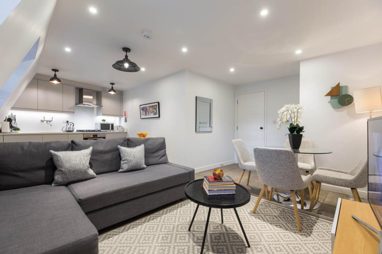 Urban Chic - Rathbone Apartment ลอนดอน ภายนอก รูปภาพ