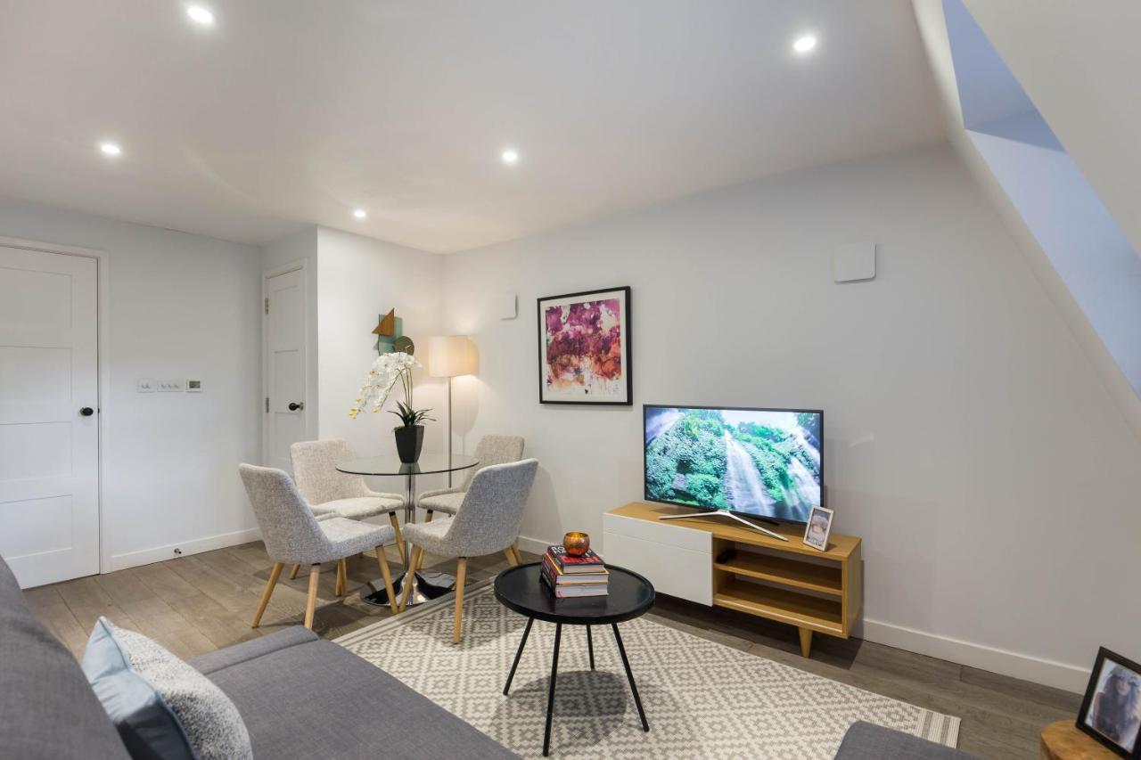 Urban Chic - Rathbone Apartment ลอนดอน ภายนอก รูปภาพ