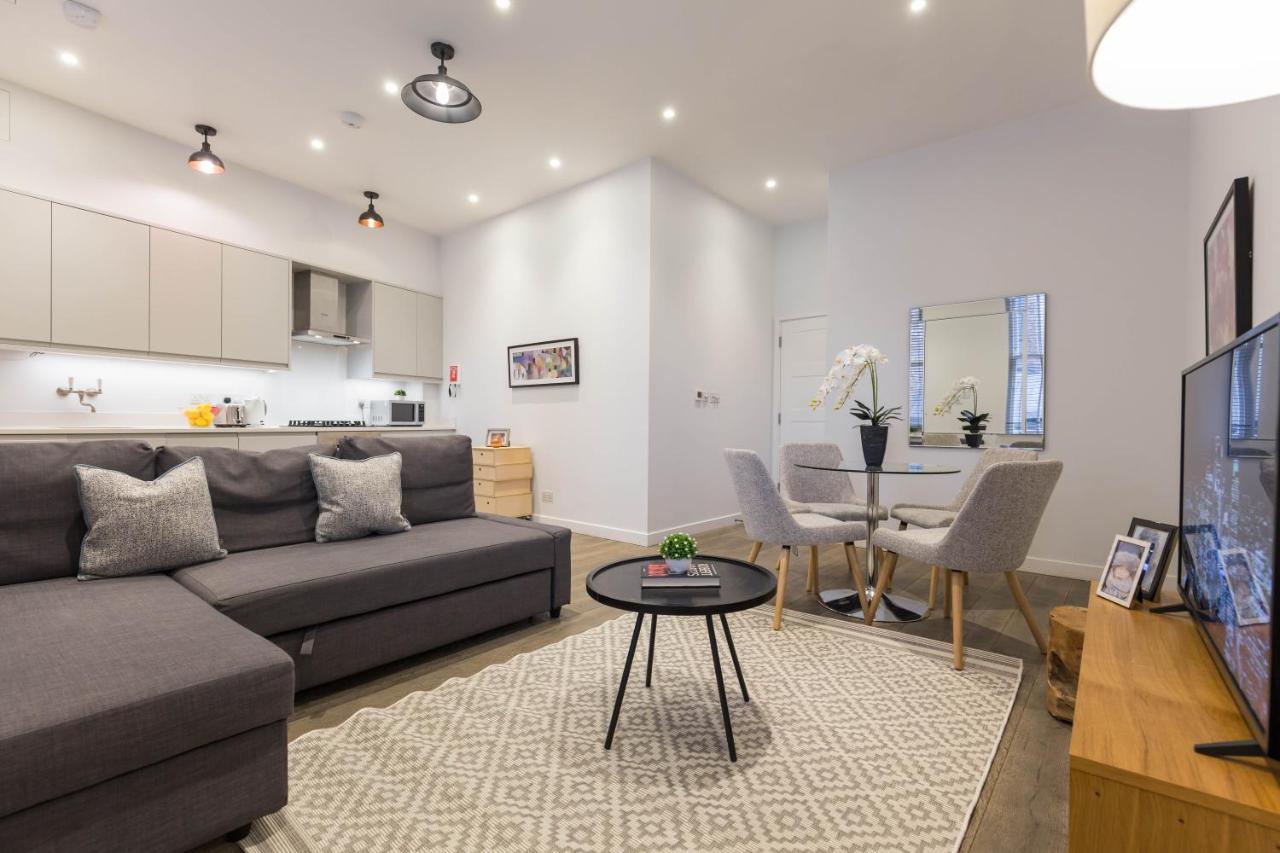 Urban Chic - Rathbone Apartment ลอนดอน ภายนอก รูปภาพ
