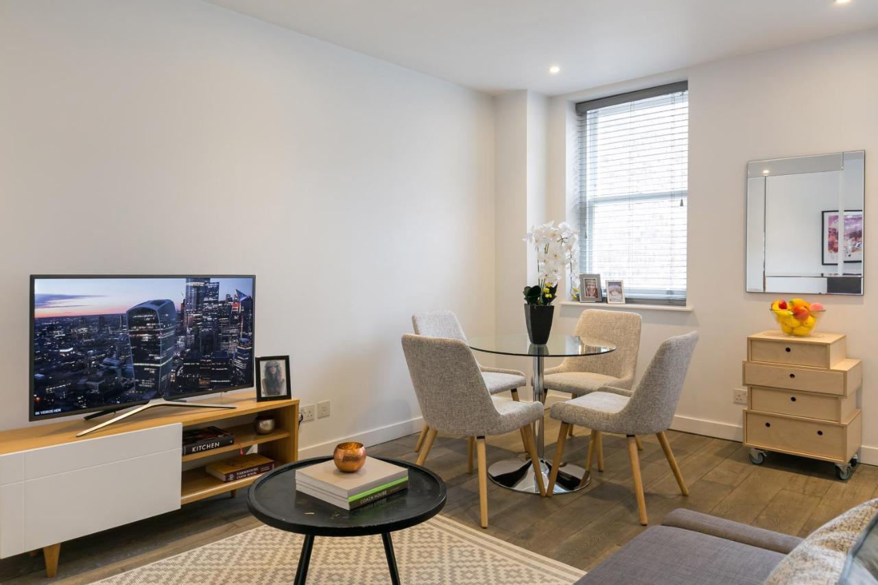 Urban Chic - Rathbone Apartment ลอนดอน ภายนอก รูปภาพ