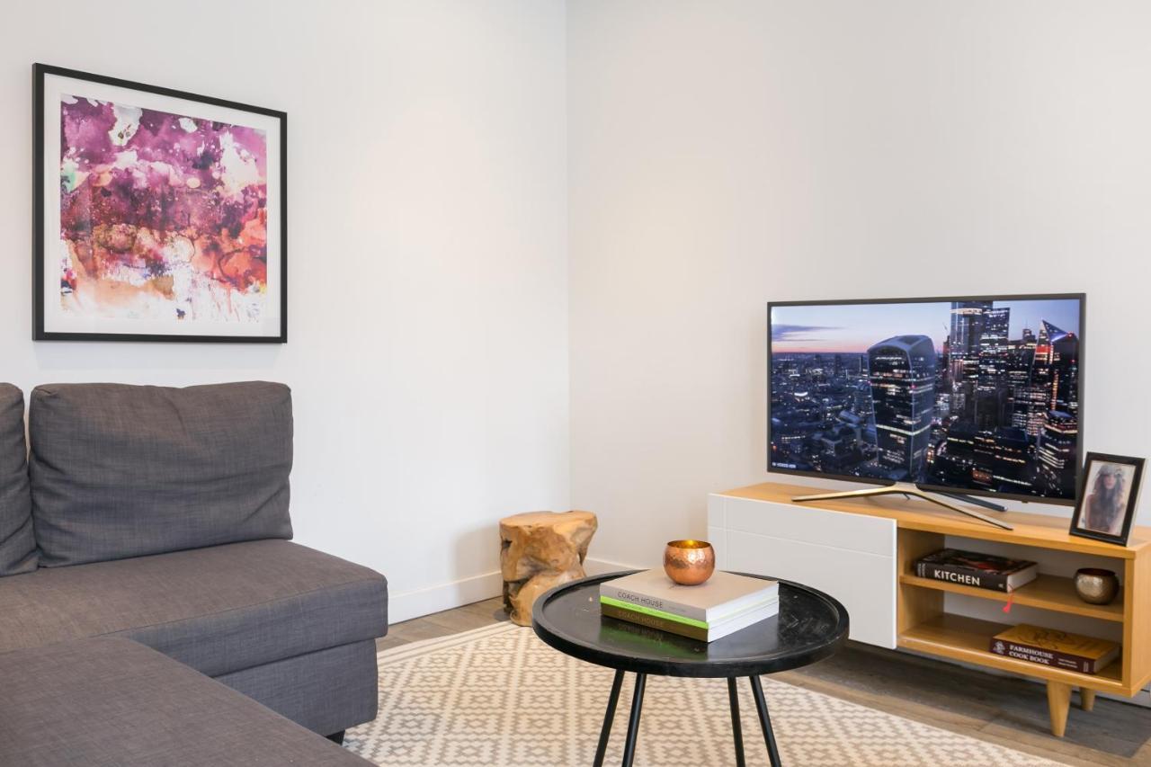 Urban Chic - Rathbone Apartment ลอนดอน ภายนอก รูปภาพ