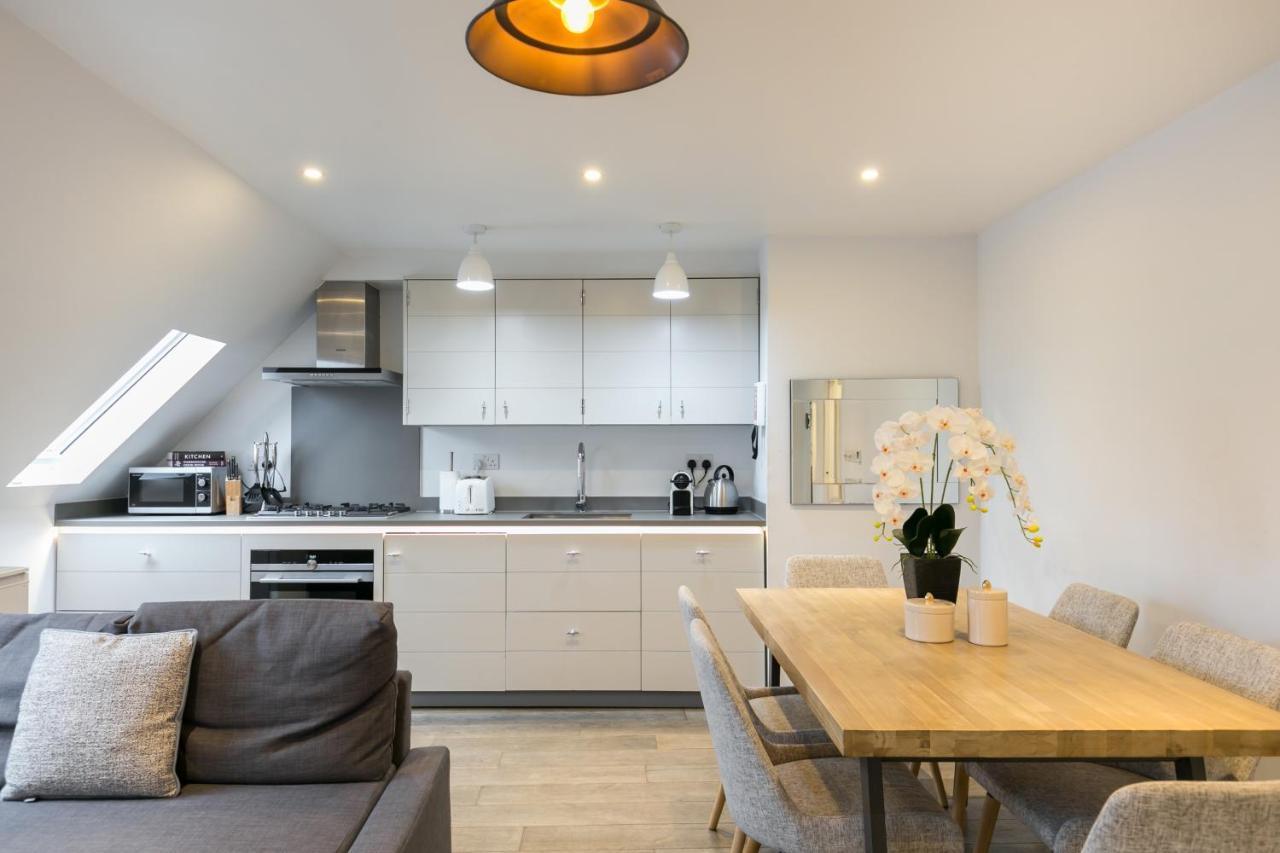 Urban Chic - Rathbone Apartment ลอนดอน ภายนอก รูปภาพ