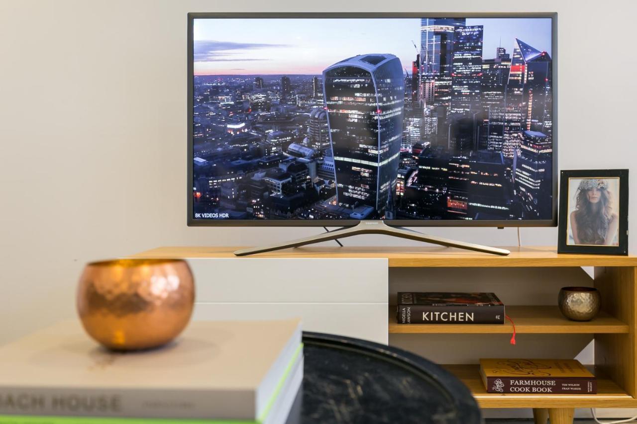 Urban Chic - Rathbone Apartment ลอนดอน ภายนอก รูปภาพ