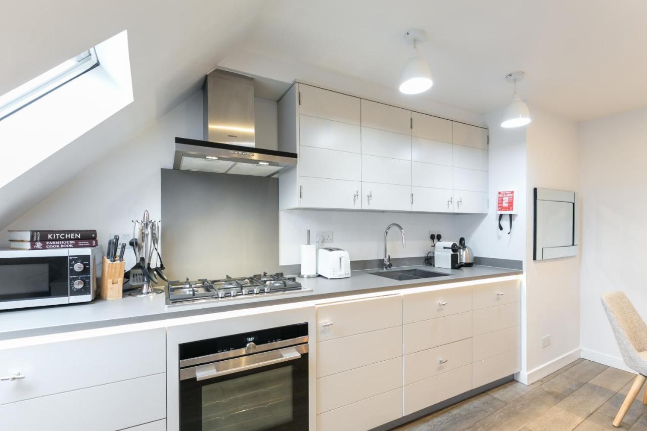 Urban Chic - Rathbone Apartment ลอนดอน ภายนอก รูปภาพ