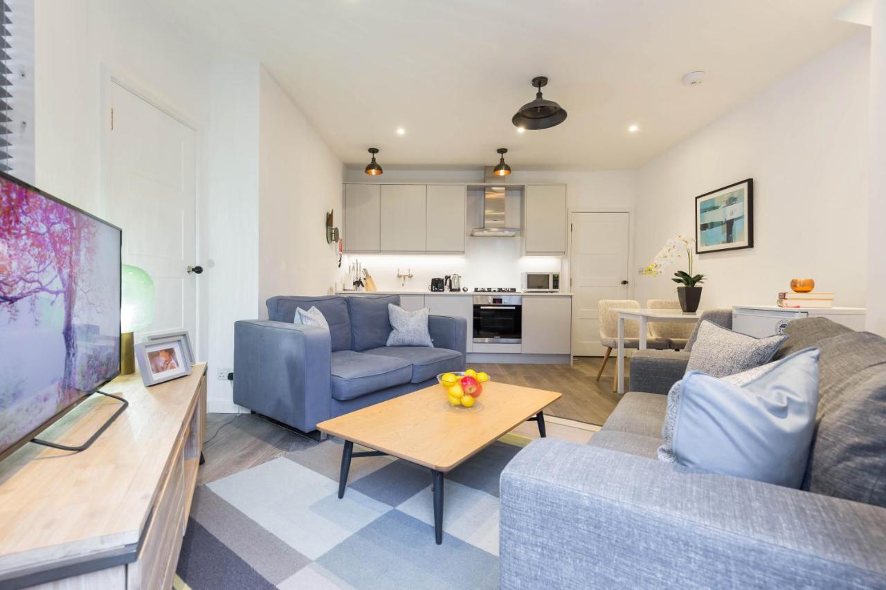 Urban Chic - Rathbone Apartment ลอนดอน ภายนอก รูปภาพ