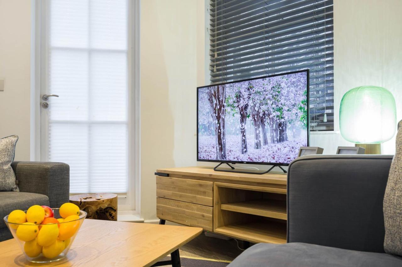 Urban Chic - Rathbone Apartment ลอนดอน ภายนอก รูปภาพ
