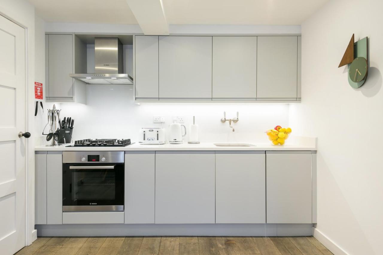 Urban Chic - Rathbone Apartment ลอนดอน ภายนอก รูปภาพ