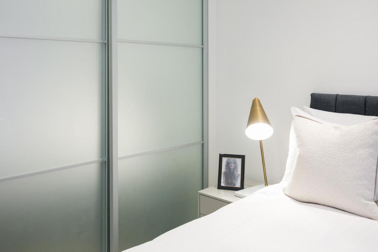 Urban Chic - Rathbone Apartment ลอนดอน ภายนอก รูปภาพ
