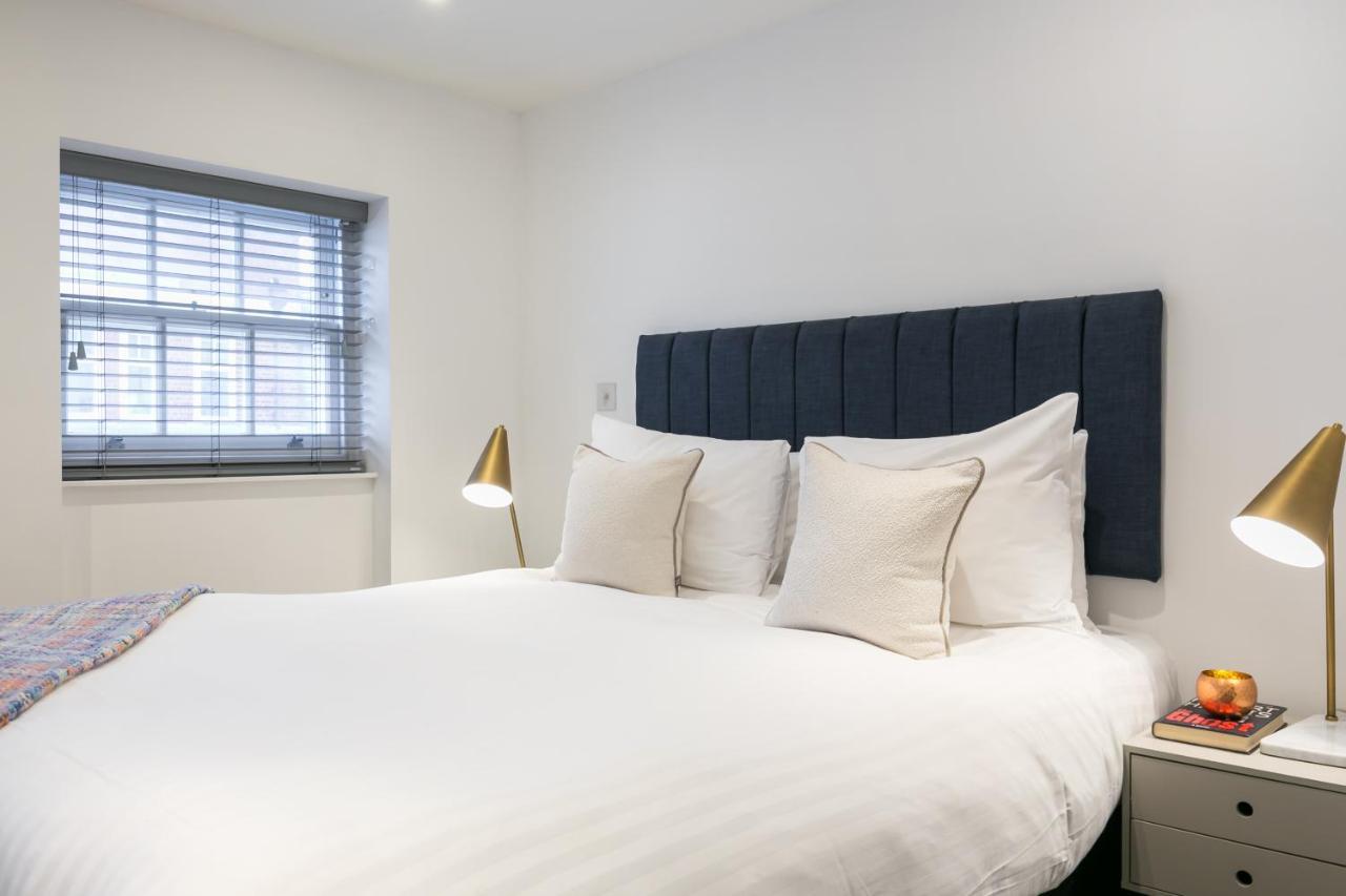 Urban Chic - Rathbone Apartment ลอนดอน ภายนอก รูปภาพ