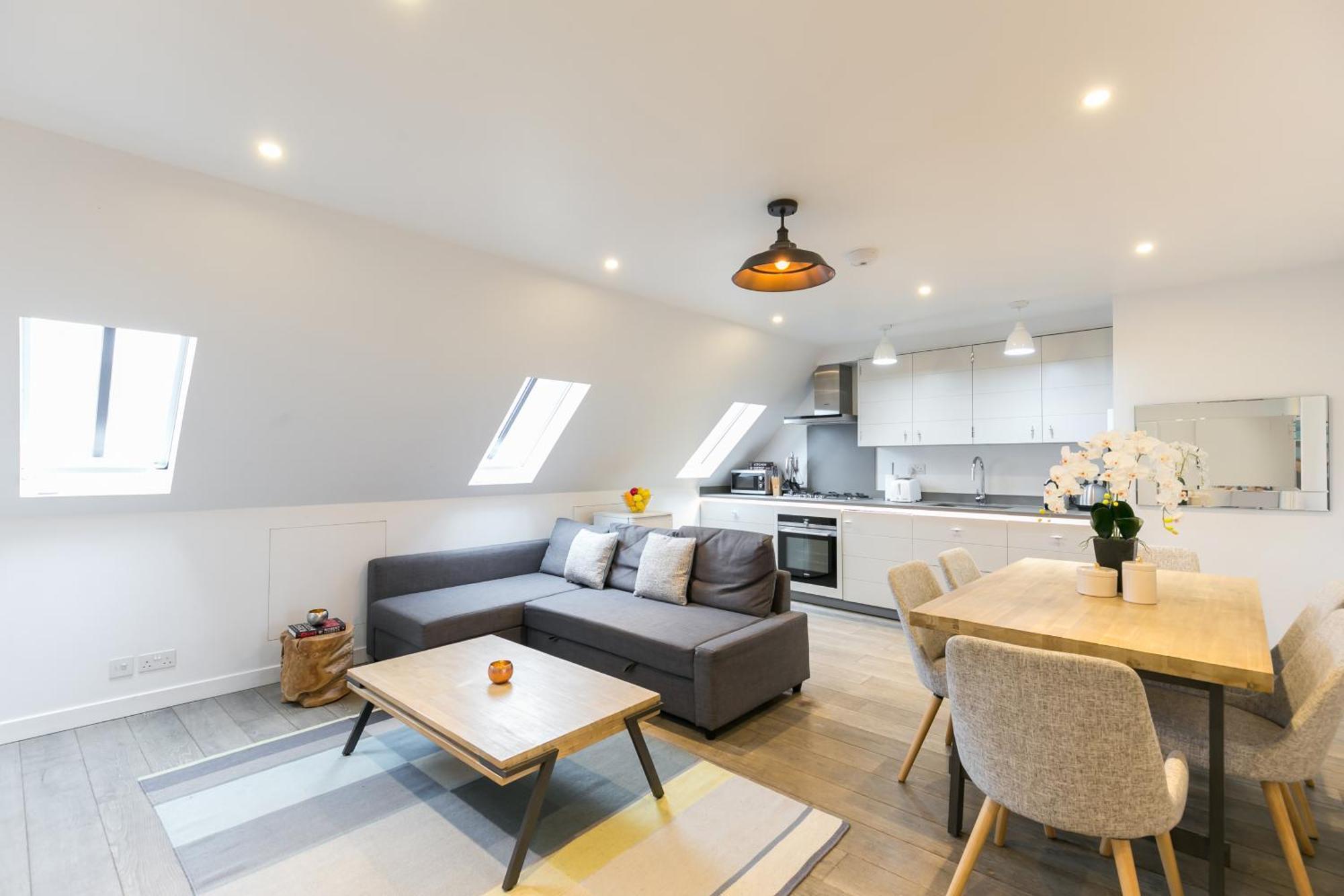 Urban Chic - Rathbone Apartment ลอนดอน ภายนอก รูปภาพ